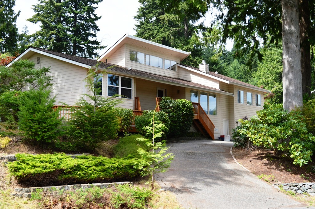 Sudden Valley Home with Two Master Bedrooms Golf Course View